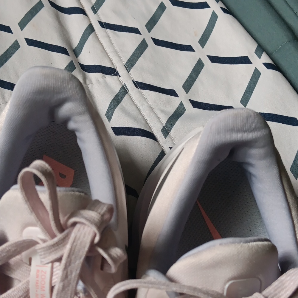 Pink nike - Picture 3 of 4